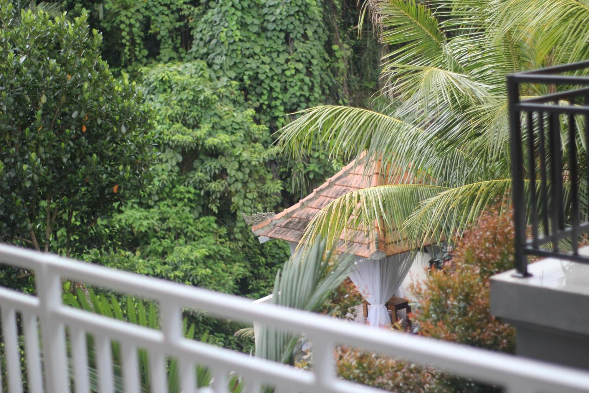 Hanaka Riverside Ubud Bagian luar foto